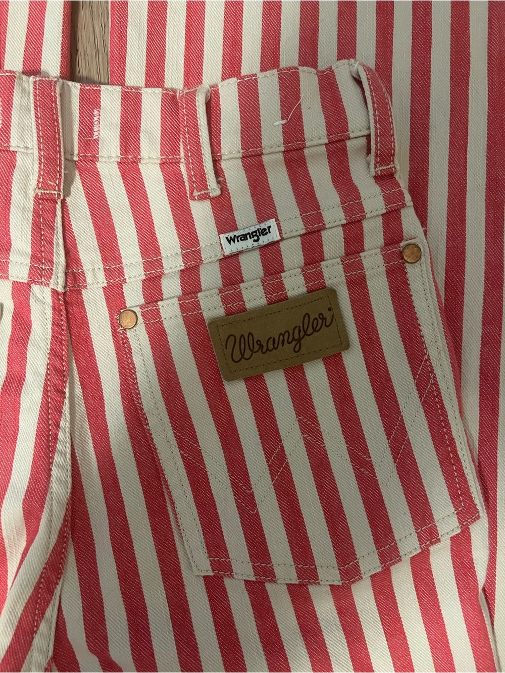 Wrangler Wanderer Bell Bottom Flare Jeans USA Red White Stripe High Rise 26 Boho - Picture 9 of 11